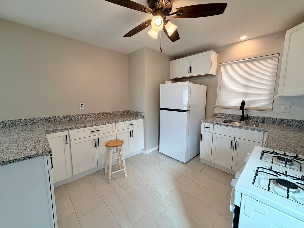 630 Dornbush St - Photo 6 of 13