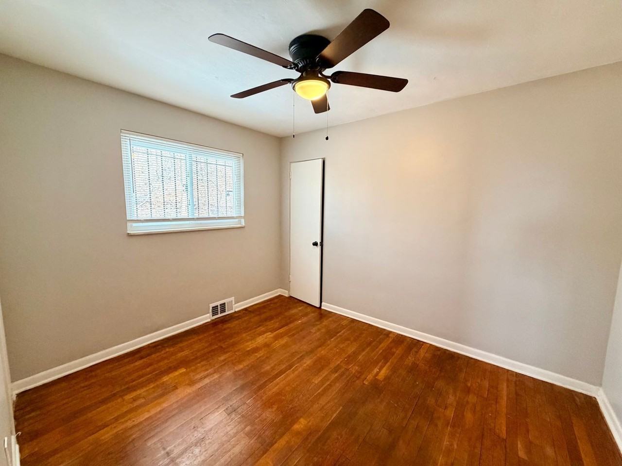 630 Dornbush St - Photo 7 of 13