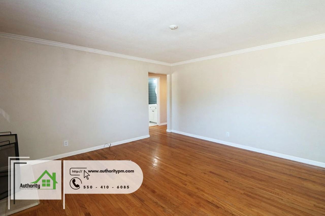 1411 Jeffries St - Photo 3 of 24