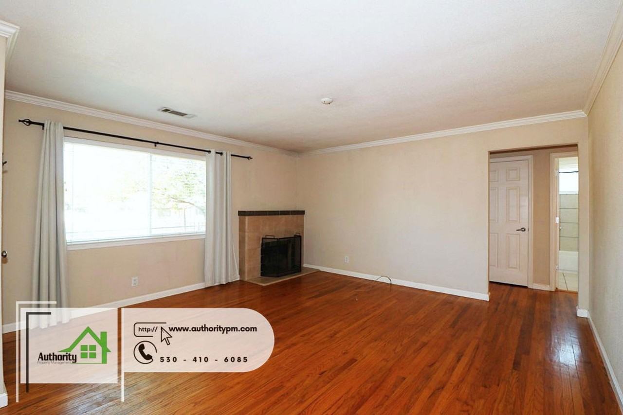 1411 Jeffries St - Photo 4 of 24