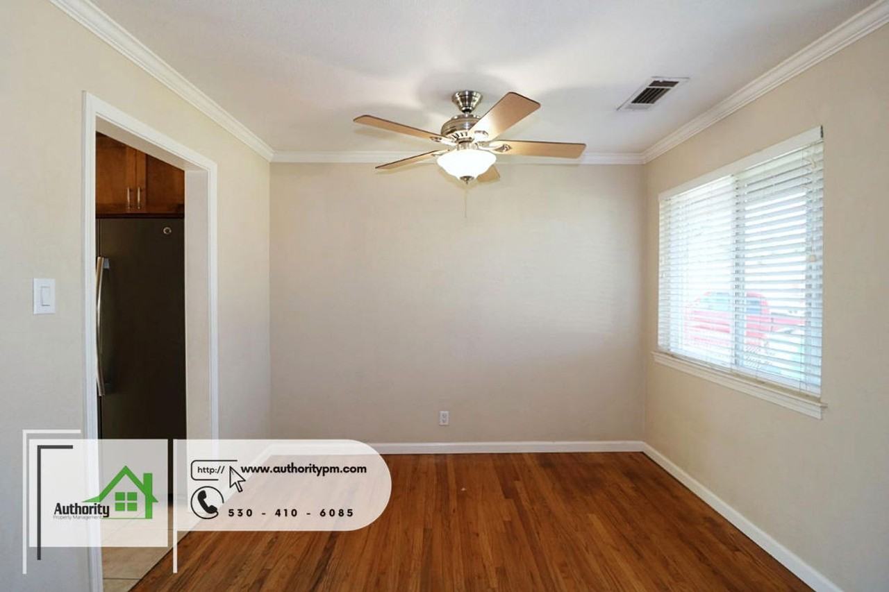 1411 Jeffries St - Photo 7 of 24