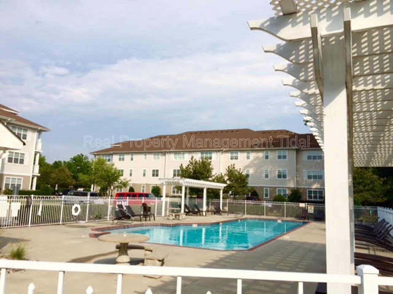 920 Southmoor Dr #205 - Photo 2 of 16