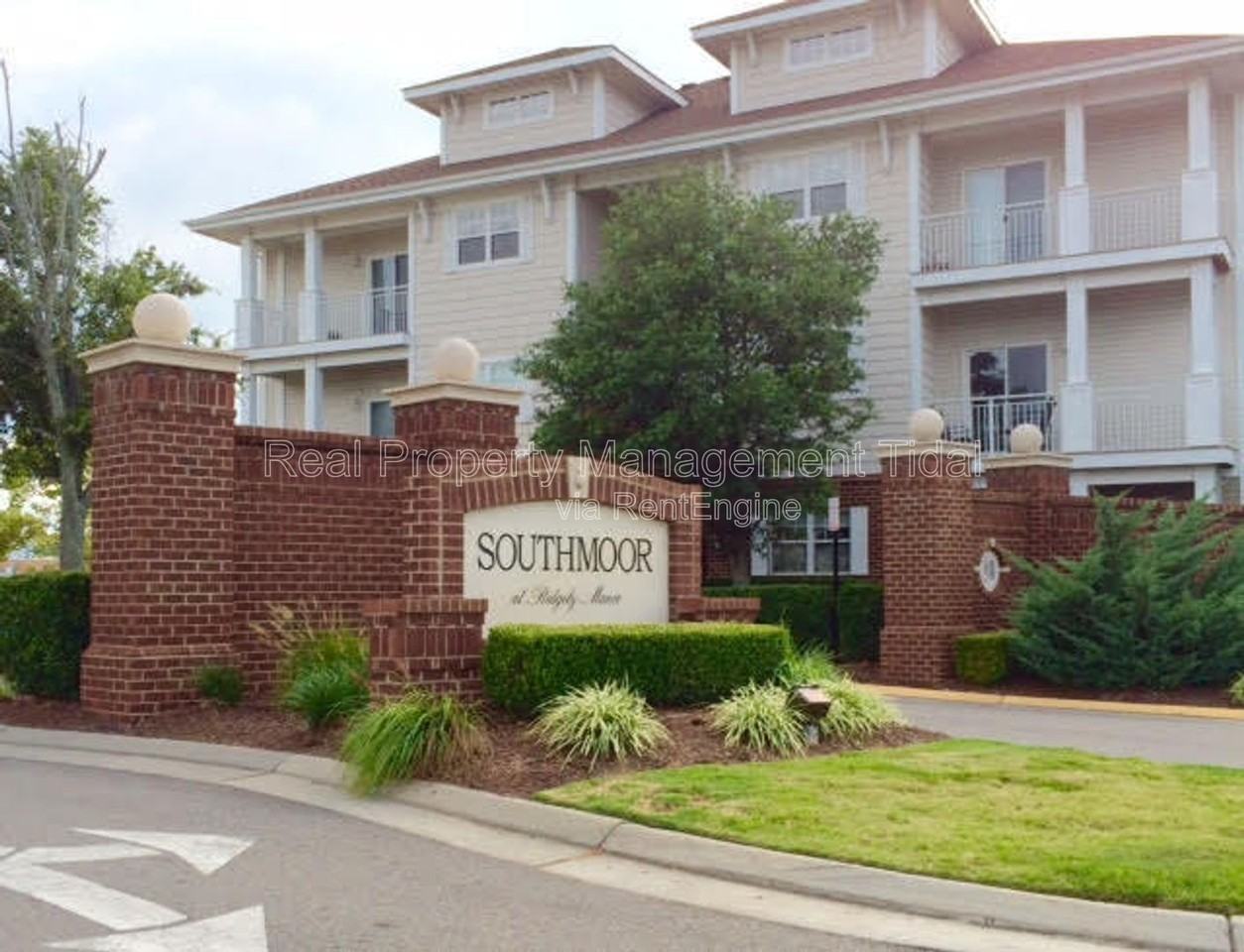 920 Southmoor Dr #205 - Photo 3 of 16