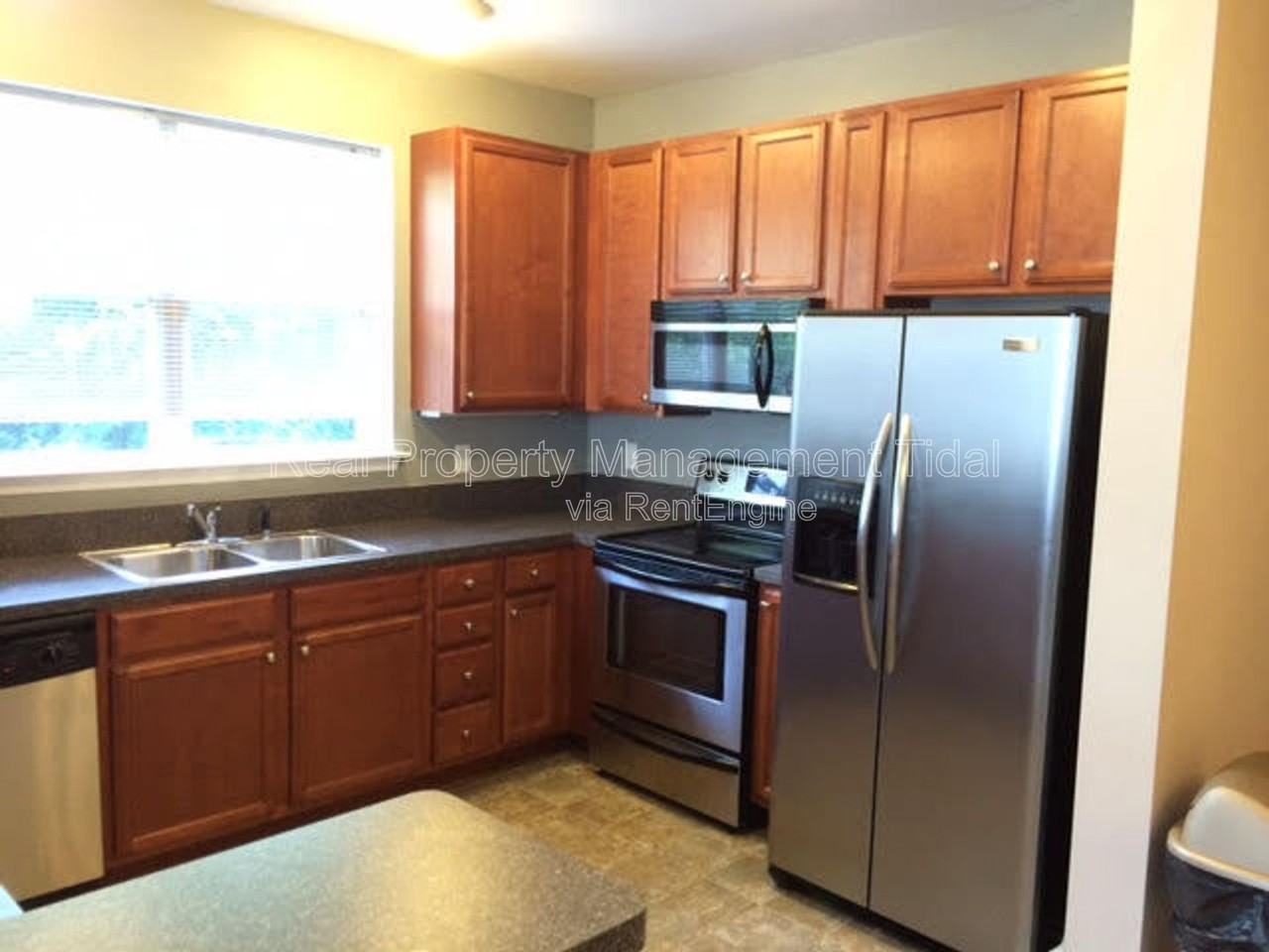 920 Southmoor Dr #205 - Photo 7 of 16