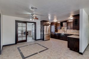 featured image of 1320 W 6th St