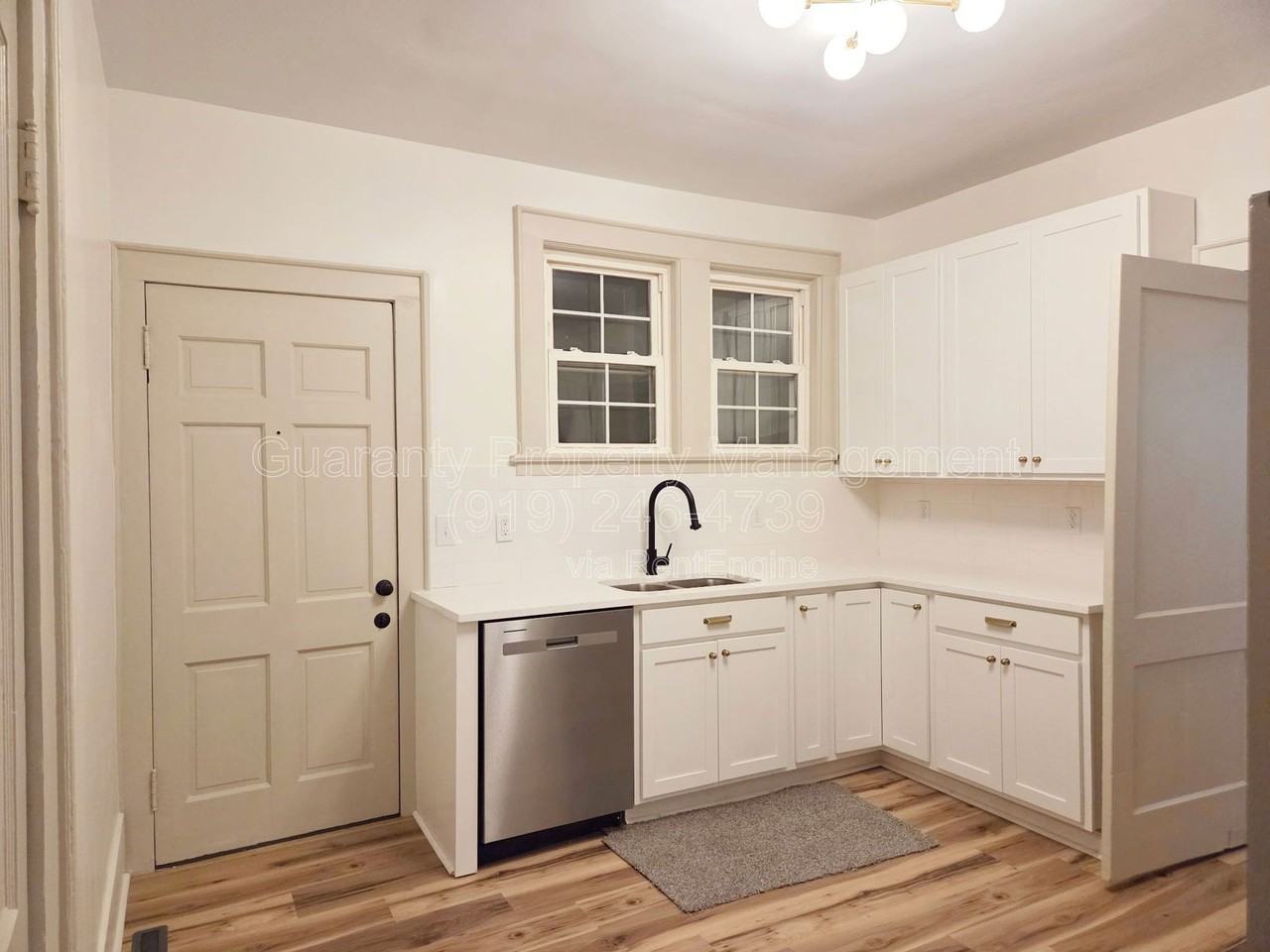 907 Hines St W - Photo 3 of 10