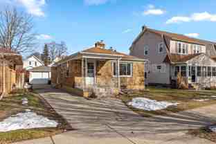 1115 Lake Michigan Dr Nw - Photo 1 of 1