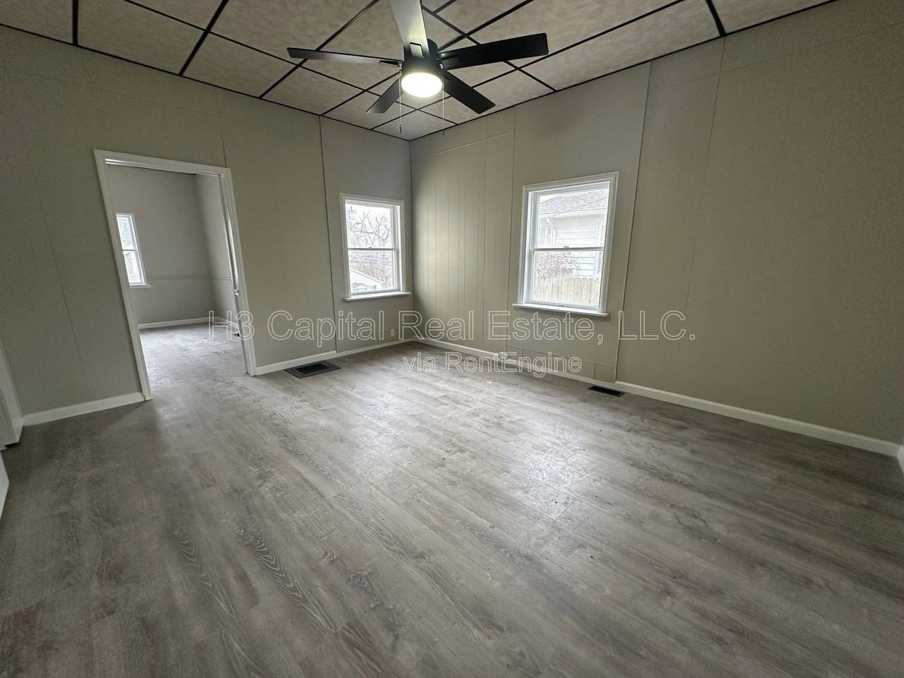320 W Cleveland Ave - Photo 2 of 13