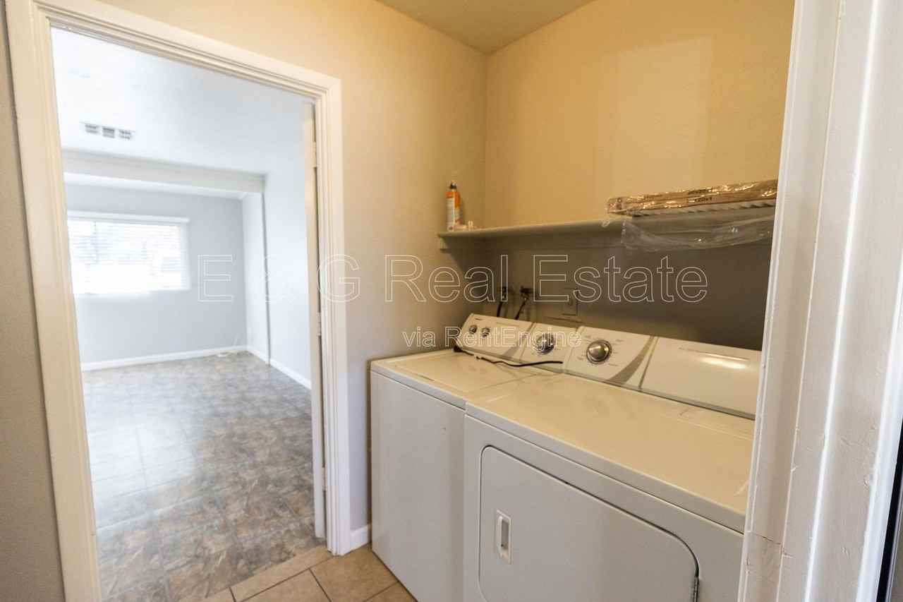 2126 W Hermosa Dr - Photo 7 of 21