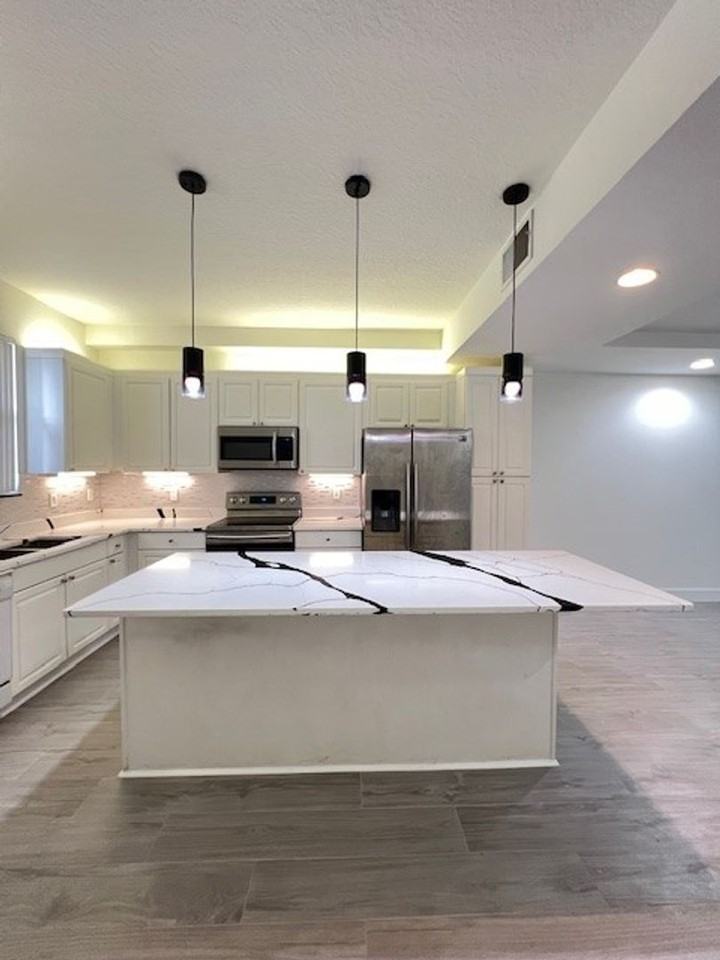 655 Cornerstone Dr - Photo 5 of 21