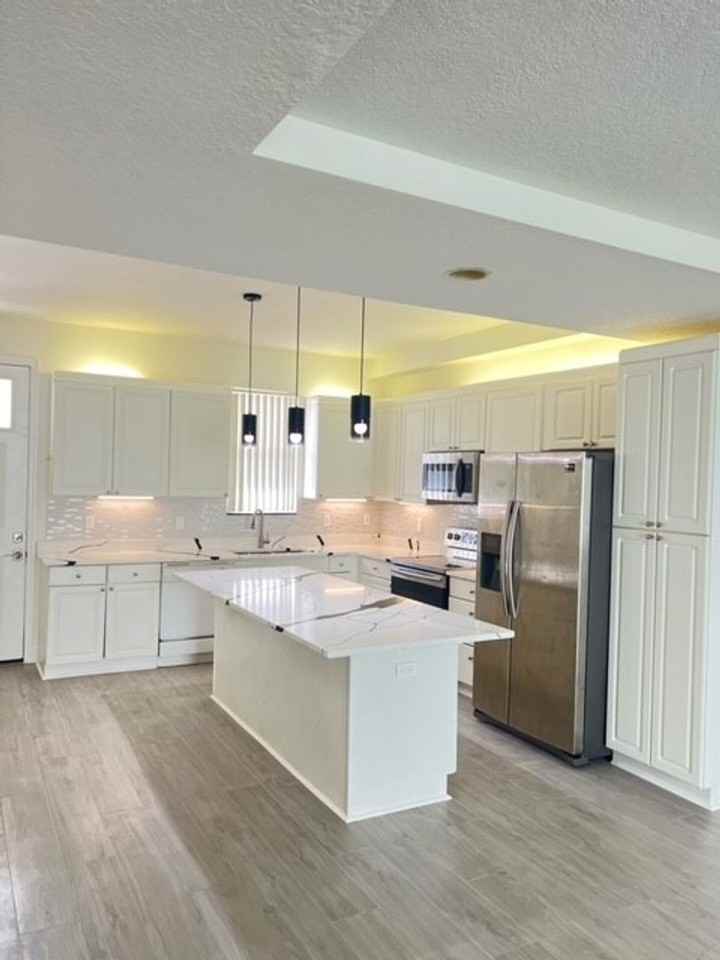 655 Cornerstone Dr - Photo 5 of 18
