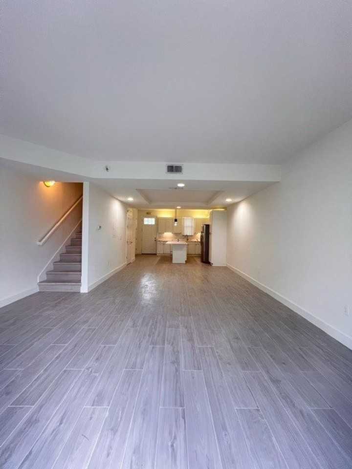 655 Cornerstone Dr - Photo 6 of 18