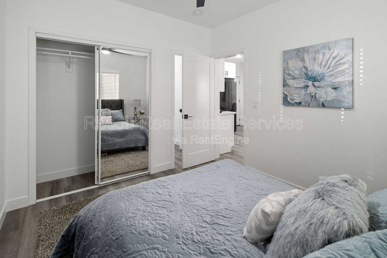 4970 Genesee Ave #4986 - Photo 6 of 18