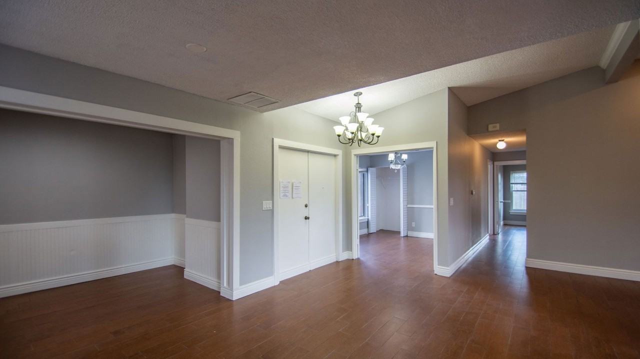 704 Putt Ln - Photo 3 of 33