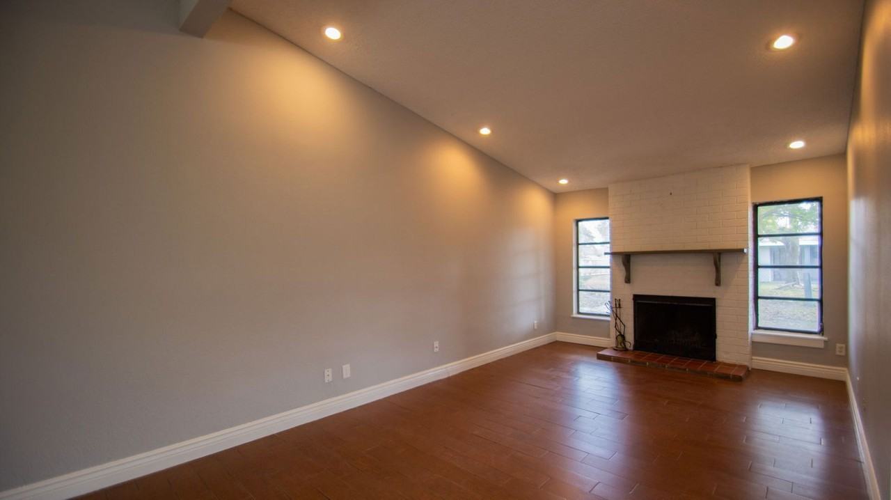 704 Putt Ln - Photo 4 of 33