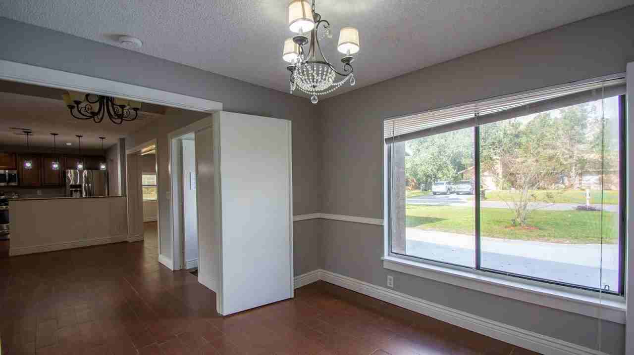 704 Putt Ln - Photo 6 of 33