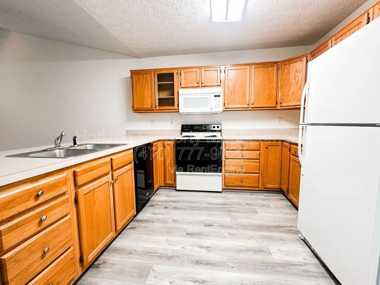 3903 Hidden Hollow Dr - Photo 4 of 24