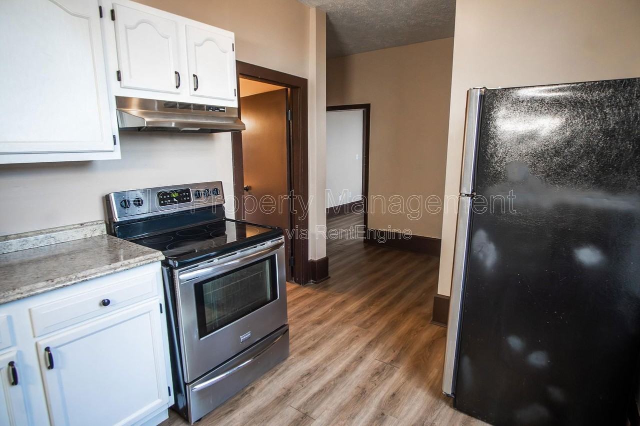 1709 E 5th Ave #2 - Photo 4 of 16