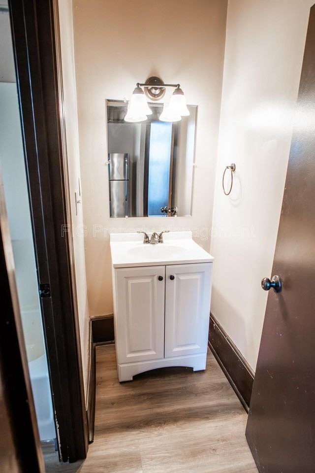 1709 E 5th Ave #2 - Photo 5 of 16