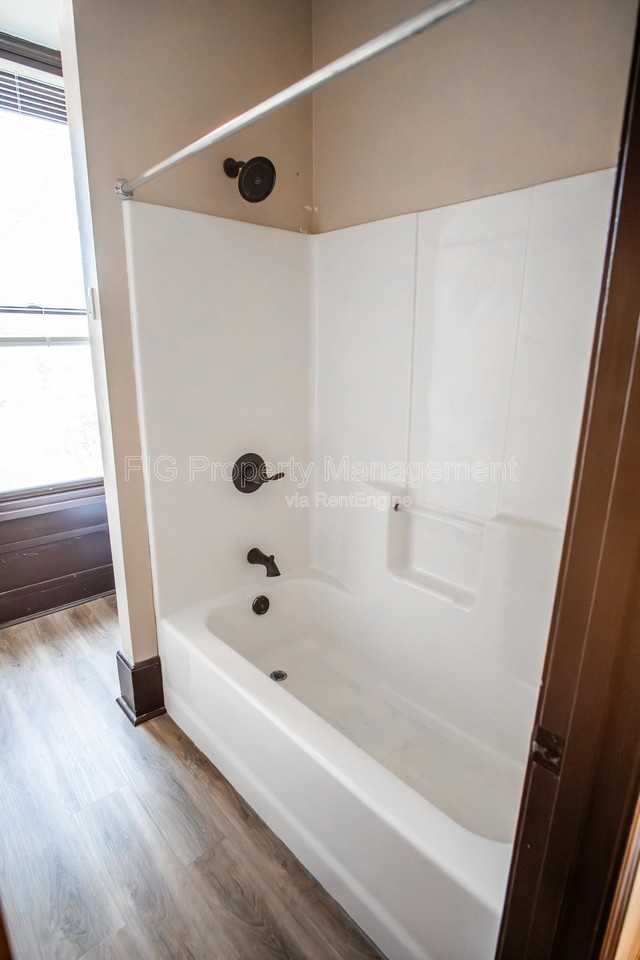 1709 E 5th Ave #2 - Photo 6 of 16