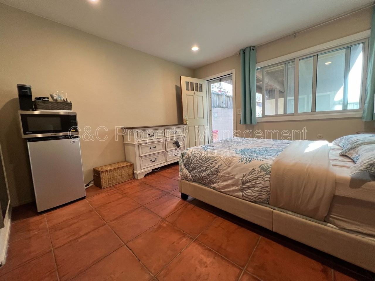 1 Beach Way #B - Photo 7 of 14