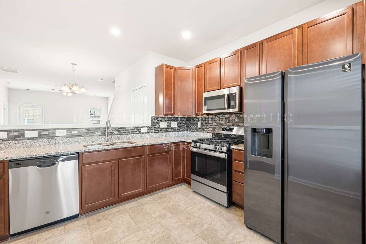 7433 Sienna Heights Pl - Photo 5 of 22