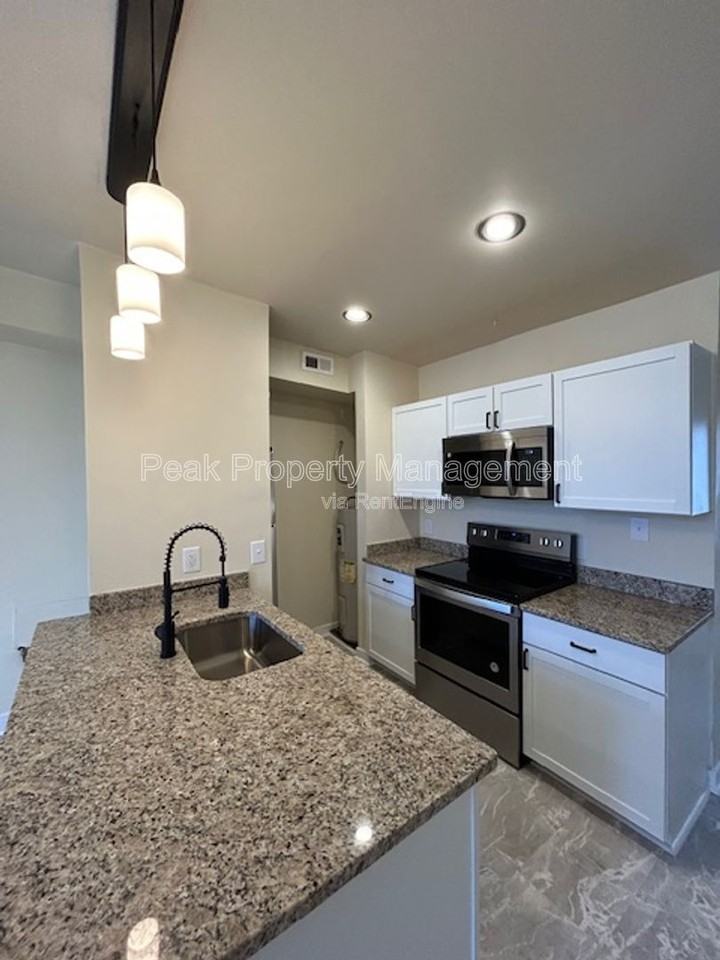 3 N 18th St #B - Photo 3 of 9