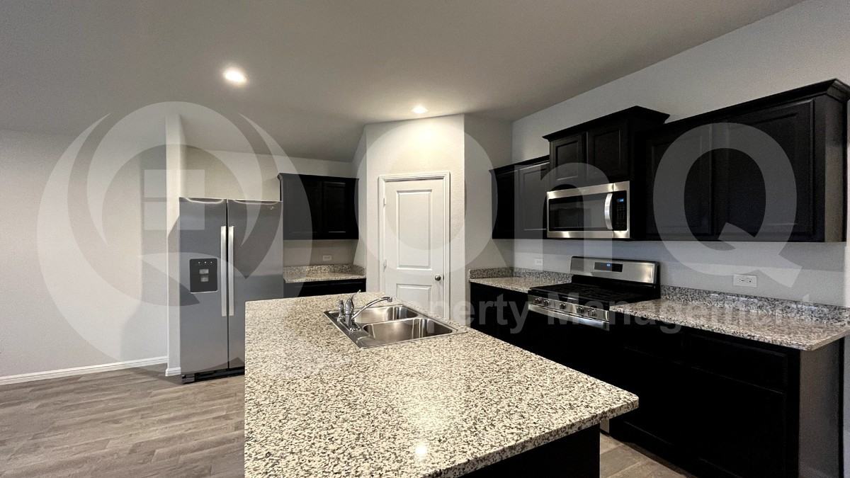 2321 Denmark Ln - Photo 3 of 27