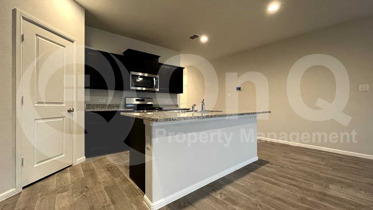 2321 Denmark Ln - Photo 5 of 27