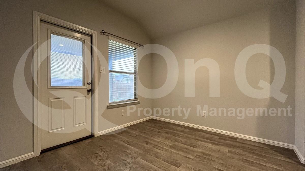 2321 Denmark Ln - Photo 6 of 27