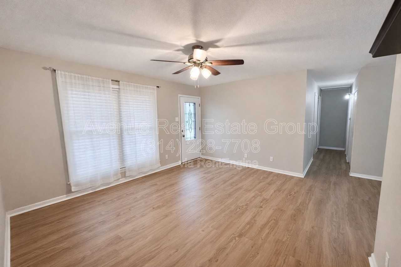 1715 Dover Trace Dr - Photo 2 of 16