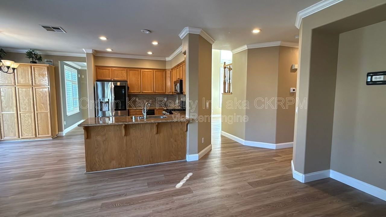 2670 Atherton Ct - Photo 3 of 24