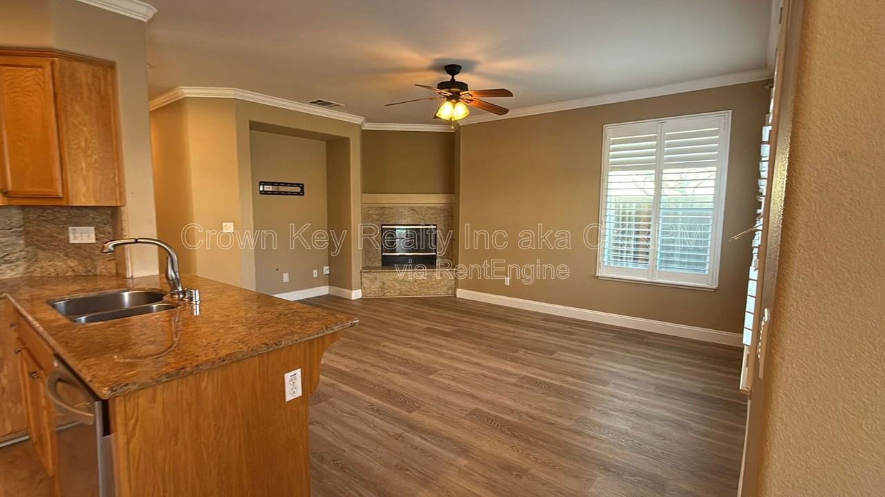 2670 Atherton Ct - Photo 4 of 24