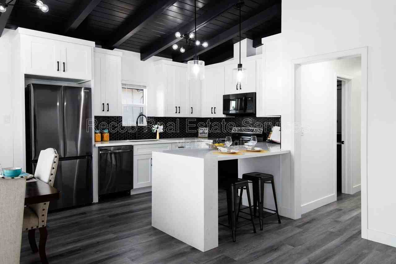 8331 Neva Ave - Photo 4 of 20