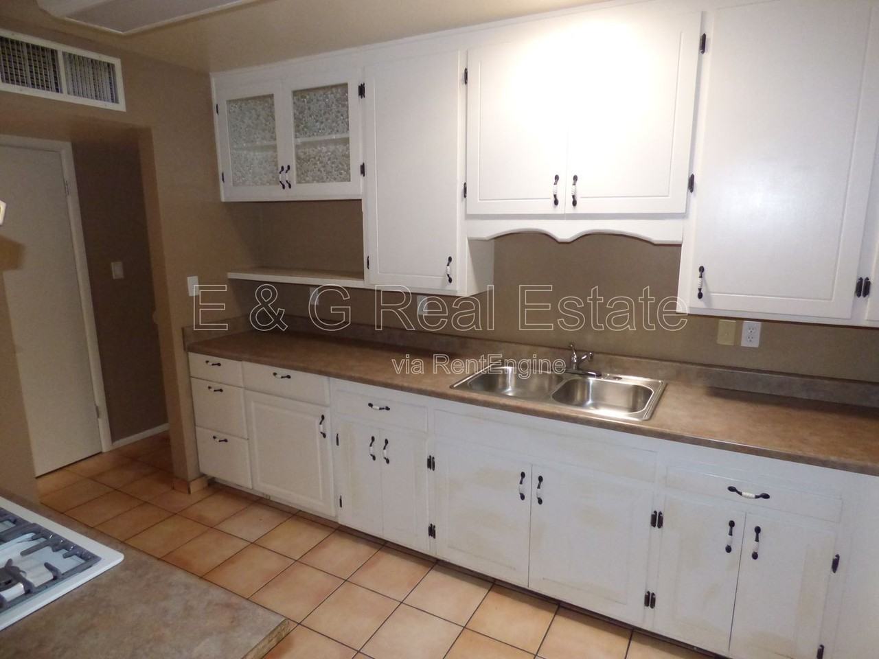 1309 W 7th Pl - Photo 4 of 13