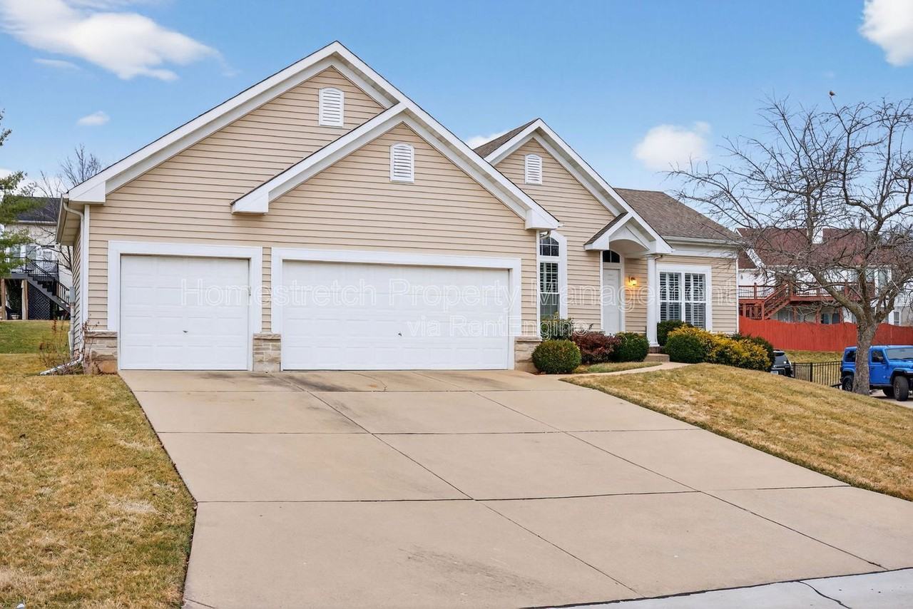 1609 Valley Hill Ct - Photo 2 of 41