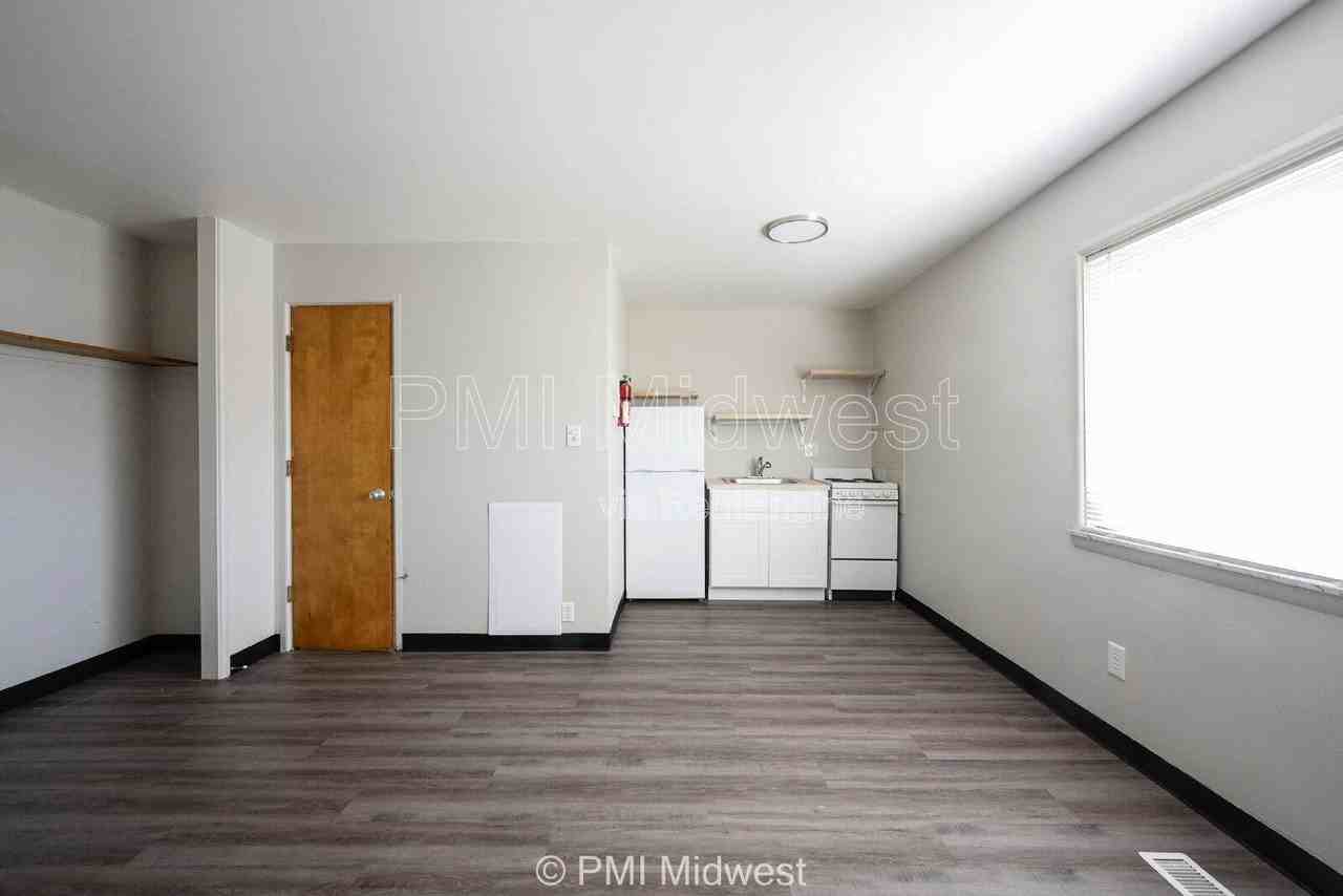 2215 E 56th St #43 - Photo 7 of 19