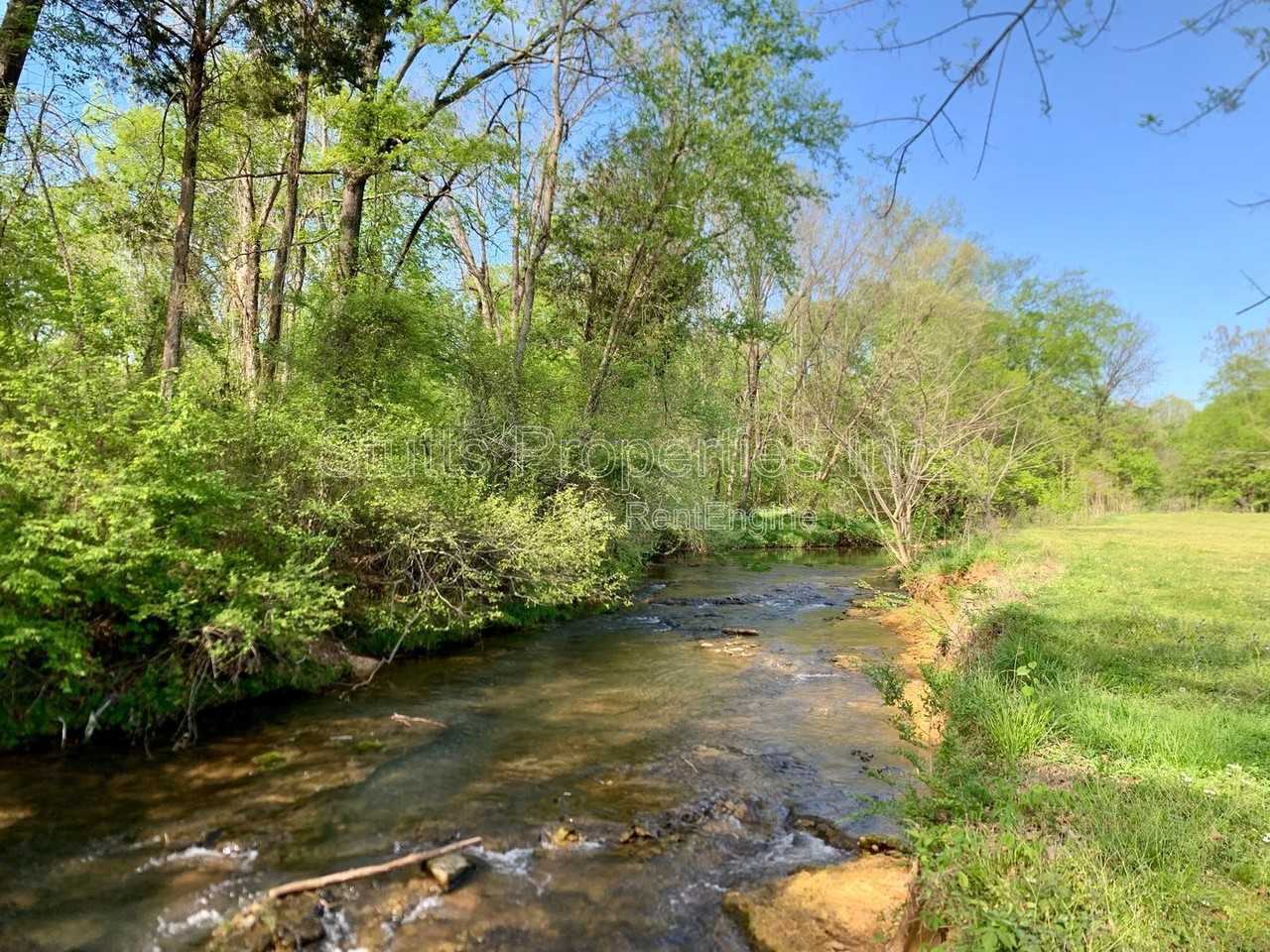 2424 Roberts Ln #J86 - Photo 7 of 8