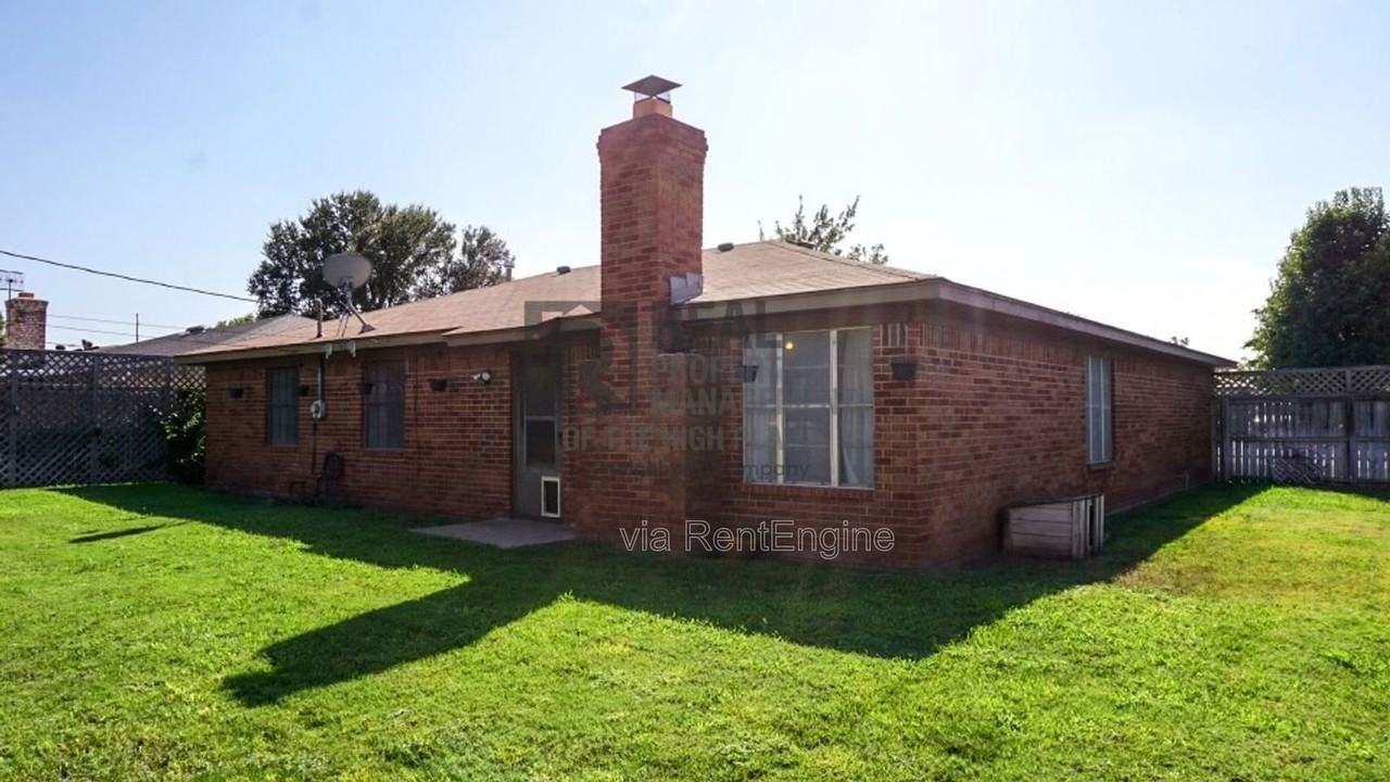 5301 Capulin Ln - Photo 7 of 9