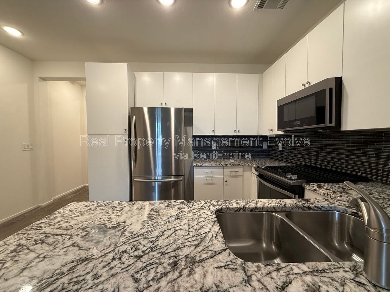 2212 E Hidalgo Ave - Photo 6 of 22