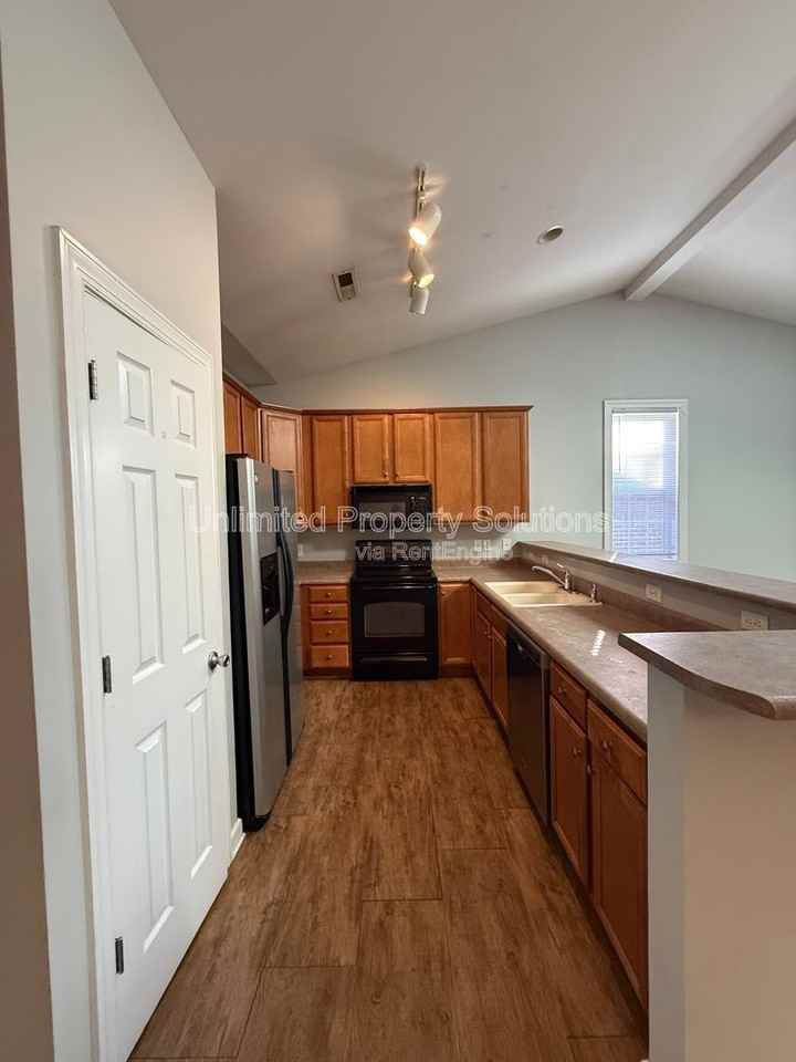 5220 Christian Dr - Photo 6 of 23