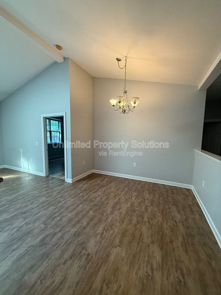 5220 Christian Dr - Photo 6 of 18