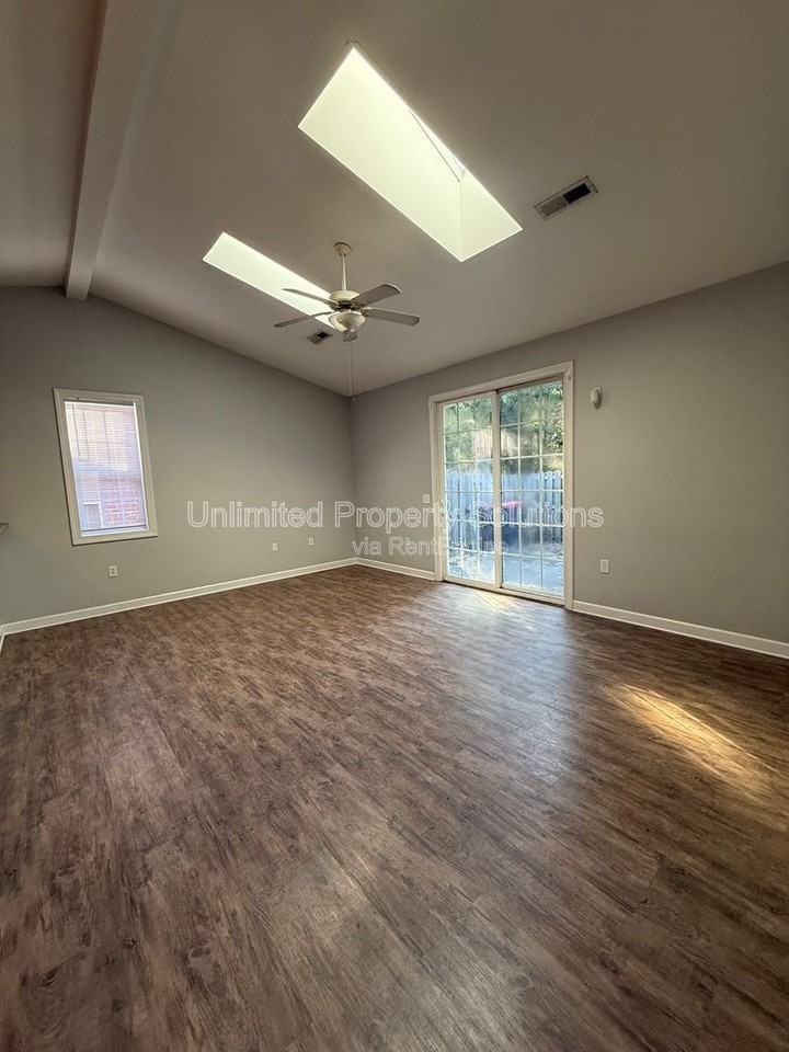 5220 Christian Dr - Photo 7 of 18