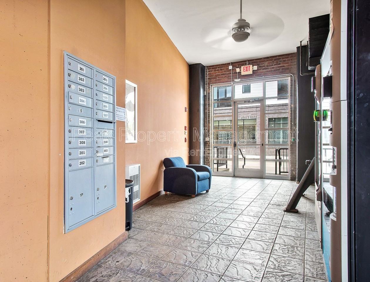 1510 W Broad St #308 - Photo 3 of 28