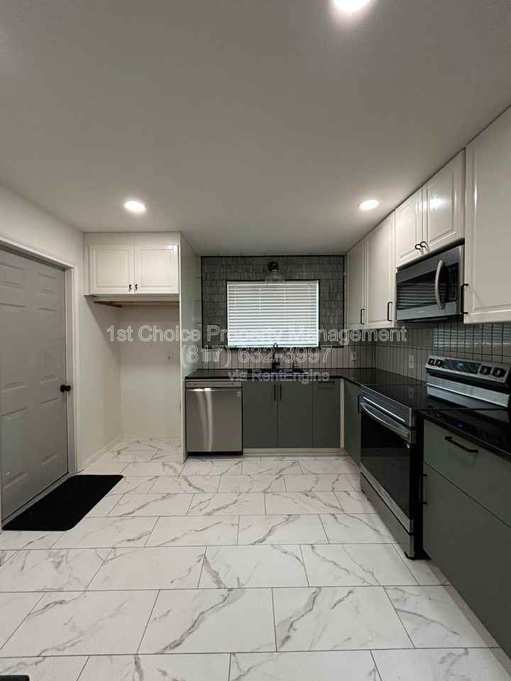 6409 Stardust Dr - Photo 5 of 26