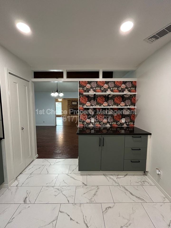 6409 Stardust Dr - Photo 7 of 26