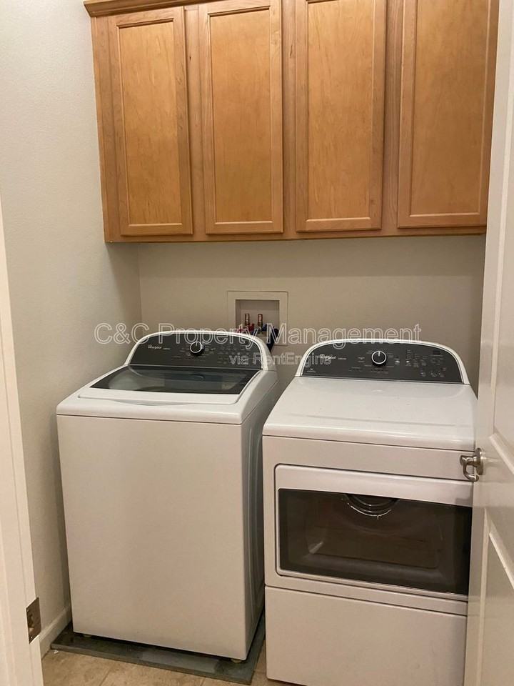 1657 Prime Pl #5 - Photo 4 of 6