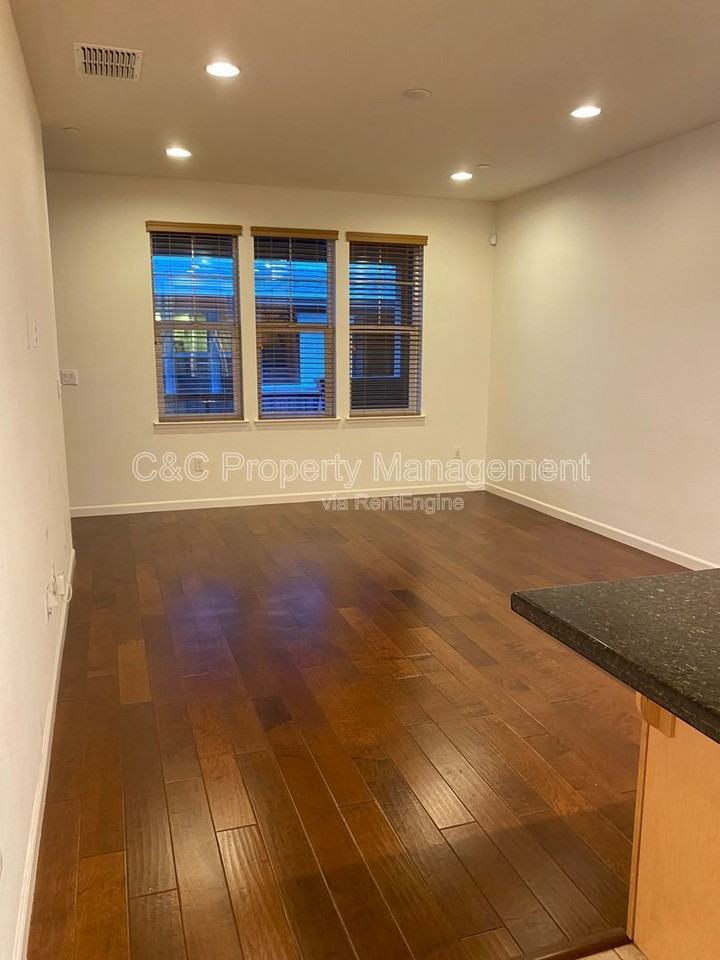 1657 Prime Pl #5 - Photo 5 of 6