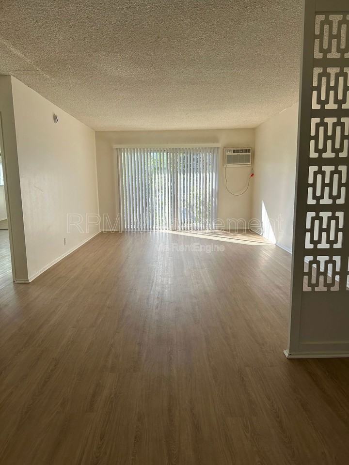 4350 Troost Ave #9 - Photo 3 of 13