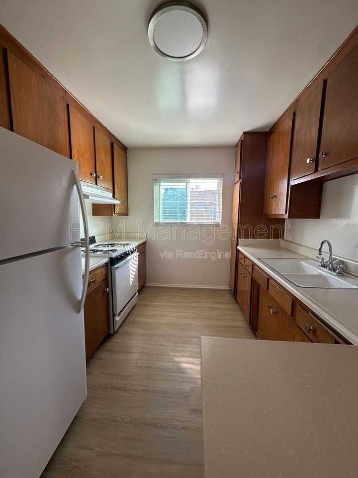 4350 Troost Ave #9 - Photo 6 of 13